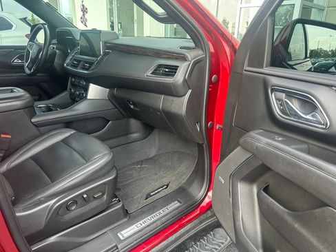 Used 2023 Chevrolet Suburban Z71 w/ Luxury Package AWD/4WD image 7