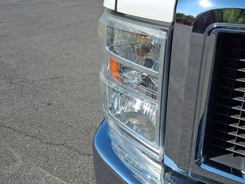 Used 2012 Ford E-350 and Econoline 350 XLT RWD image 10