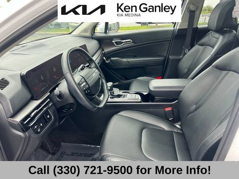 Certified 2026 Kia Sportage EX w/ EX Panorama Roof Package FWD image 39