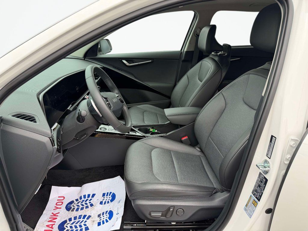 Certified 2025 Kia Niro Wave w/ Wave Preserve Package FWD image 19