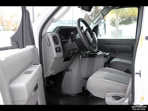 Used 2022 Ford E-450 and Econoline 450 Super Duty w/ Motorhome Prep Package RWD image 17