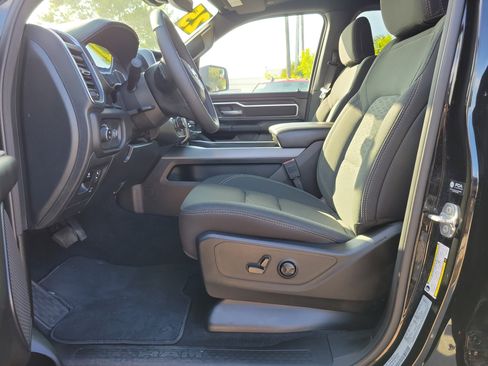 Used 2025 RAM 1500 Big Horn AWD/4WD image 12