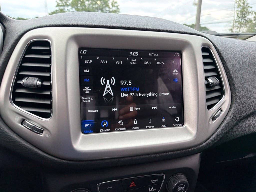 Used 2020 Jeep Compass Latitude AWD/4WD image 10