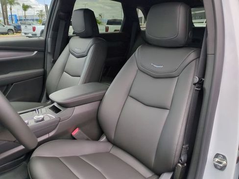 New 2026 Cadillac XT5 Luxury FWD image 18