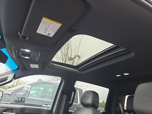 Used 2019 Chevrolet Silverado 1500 High Country w/ Z71 Off-Road Package image 3