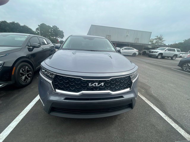 Certified 2023 Kia Sorento LX FWD image 2