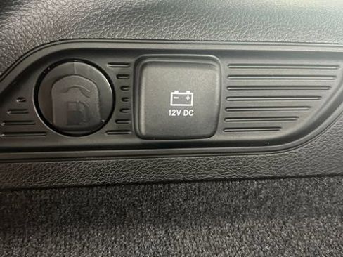 Used 2023 Jeep Grand Cherokee Overland image 39