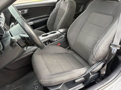 Used 2016 Ford Mustang Convertible RWD image 22