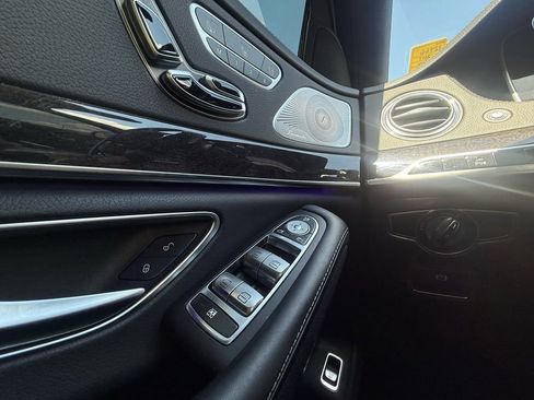 Used 2017 Mercedes-Benz S 550 4MATIC Sedan image 24