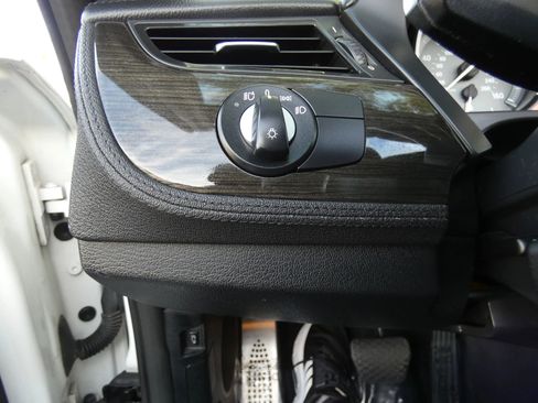 Used 2015 BMW Z4 sDrive35is image 56