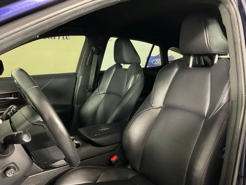 Used 2022 Toyota Venza XLE AWD/4WD image 14