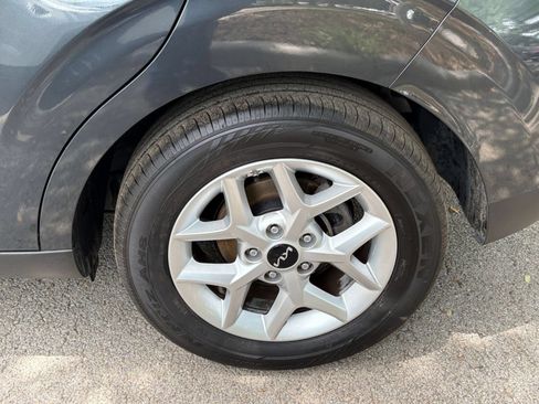 Used 2025 Kia Soul LX w/ LX Technology Package FWD image 28