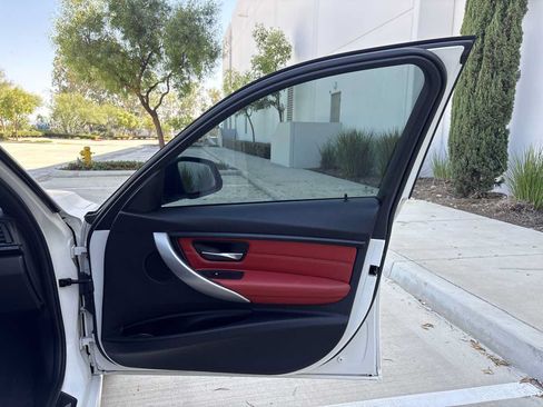 Used 2014 BMW 328i Sedan RWD image 18