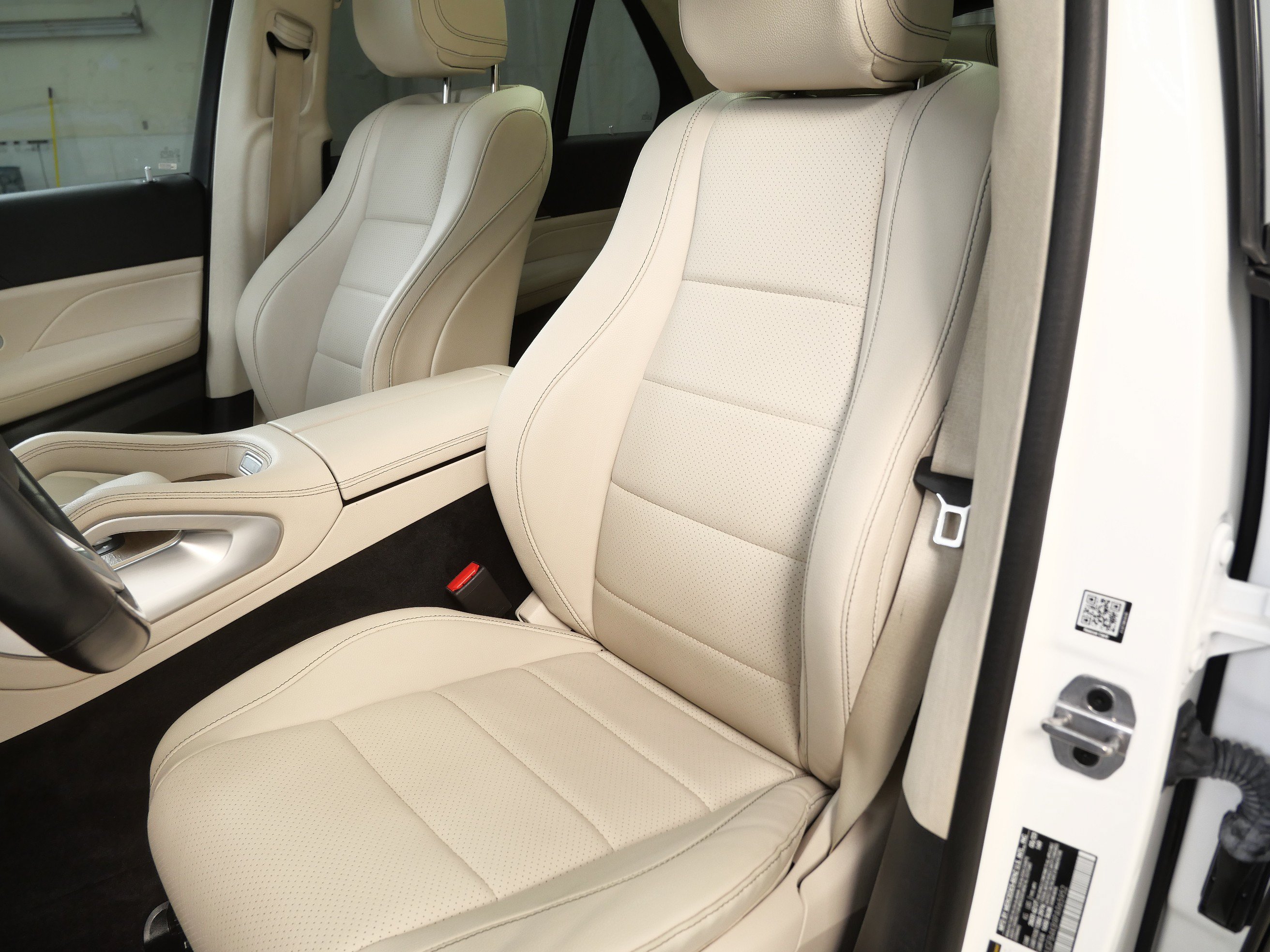 Certified 2023 Mercedes-Benz GLE 350 4MATIC w/ AMG Line Exterior image 3