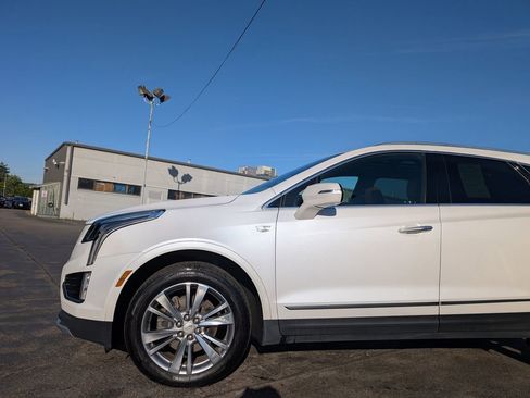 Used 2024 Cadillac XT5 Premium Luxury AWD/4WD image 2