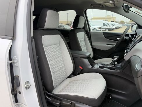 Used 2023 Chevrolet Equinox LS w/ LS Convenience Package image 30