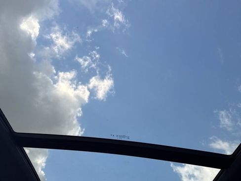 Used 2025 Audi Q5 Premium w/ Convenience Package image 11