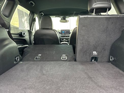 Used 2024 Jeep Compass Trailhawk image 16