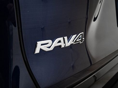 Used 2019 Toyota RAV4 XSE w/ XSE Weather Package image 16