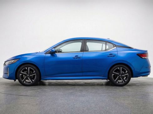 Used 2025 Nissan Sentra SV FWD image 5