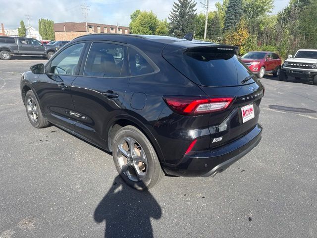 Used 2024 Ford Escape ST-Line w/ Tech Pack #1 AWD/4WD image 8