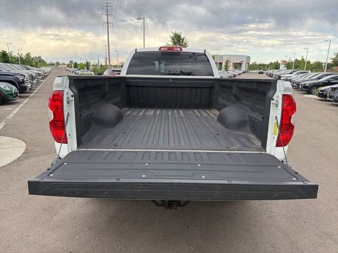 Used 2018 Toyota Tundra SR5 w/ SR5 Upgrade Package AWD/4WD image 17