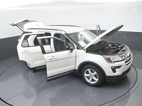 Used 2018 Ford Explorer XLT w/ Equipment Group 202A FWD image 73