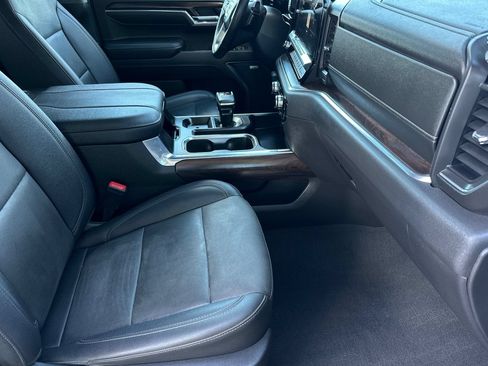 Used 2023 GMC Sierra 1500 SLT w/ SLT Premium Plus Package AWD/4WD image 15