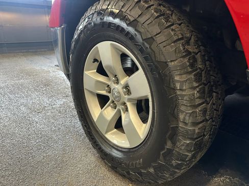 Used 2018 RAM 1500 Classic SLT image 33