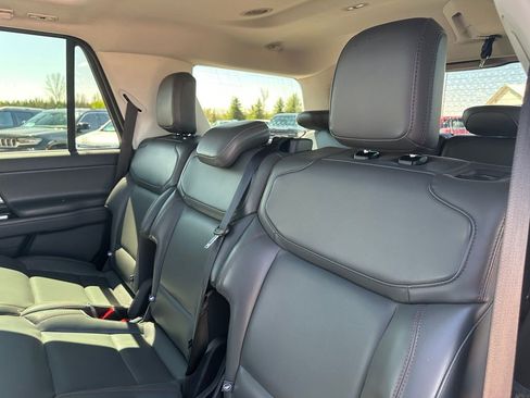 Used 2025 Ford Expedition Active AWD/4WD image 23