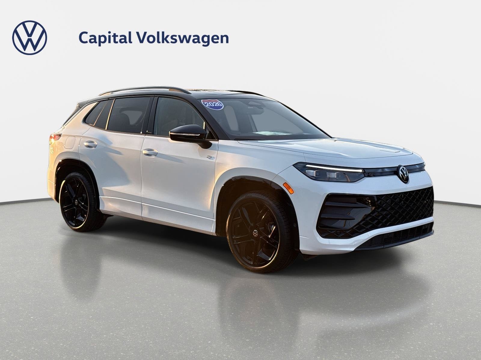 Used 2026 Volkswagen Tiguan SE R-Line FWD image 3