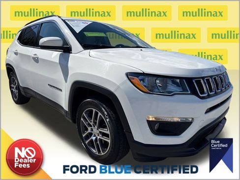 Used 2019 Jeep Compass Latitude image 1