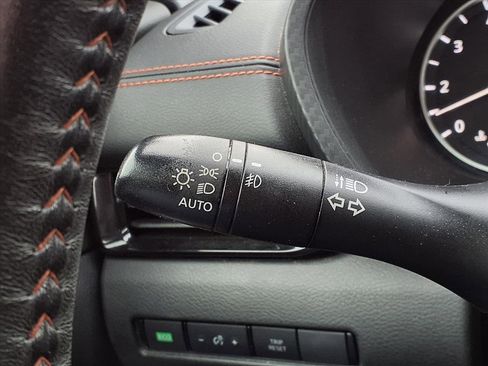 Used 2020 Nissan Sentra SR w/ Premium Package image 16