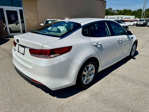 Used 2017 Kia Optima LX image 5