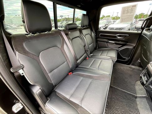Used 2025 RAM 1500 Laramie AWD/4WD image 15