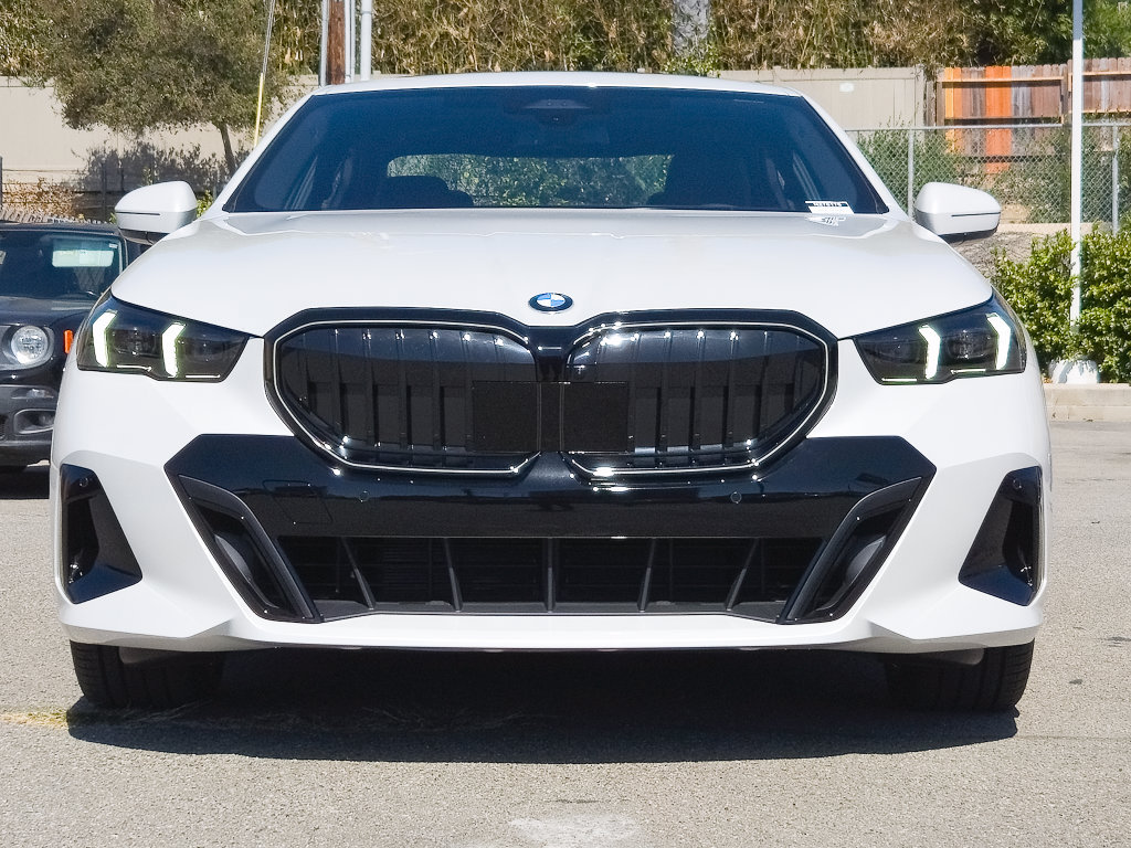 New 2027 BMW 540i xDrive w/ M Sport Package AWD/4WD image 2