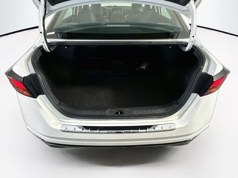 Used 2022 Nissan Altima 2.5 SR FWD image 26