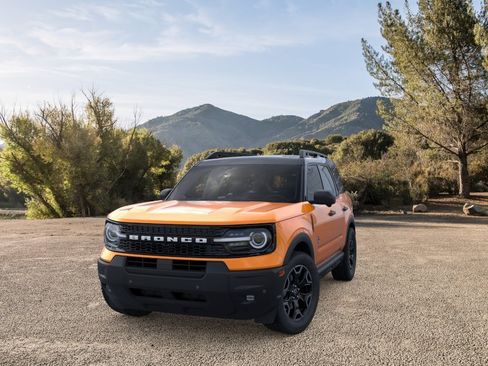 New 2026 Ford Bronco Sport Outer Banks w/ Outer Banks Tech Package+ AWD/4WD image 2