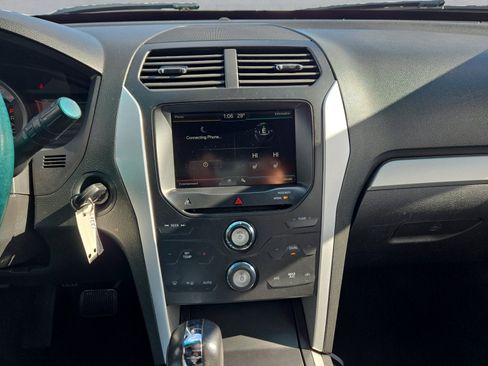 Used 2015 Ford Explorer XLT w/ Equipment Group 202B image 16