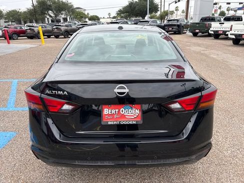 Used 2025 Nissan Altima 2.5 S FWD image 6