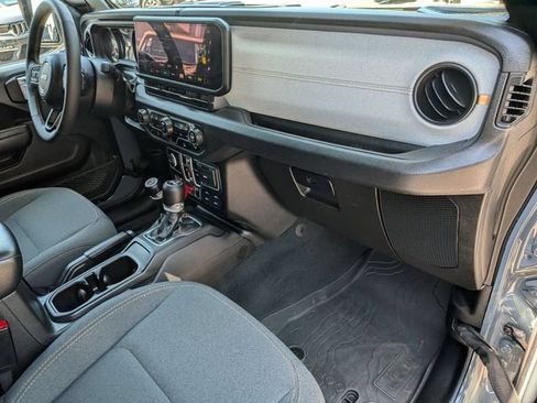 Used 2024 Jeep Wrangler Unlimited Sport AWD/4WD image 30