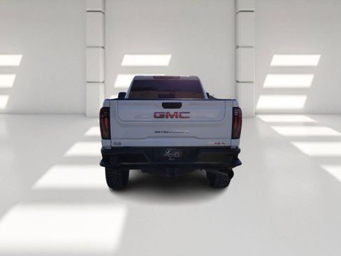 Used 2024 GMC Sierra 2500 AT4X image 6