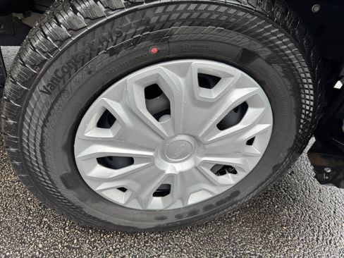 Used 2023 Ford E-Transit Low Roof image 21