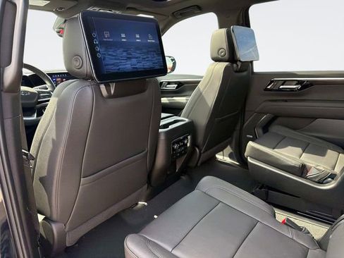 New 2026 Chevrolet Suburban Z71 w/ Z71 Off-Road Package AWD/4WD image 15