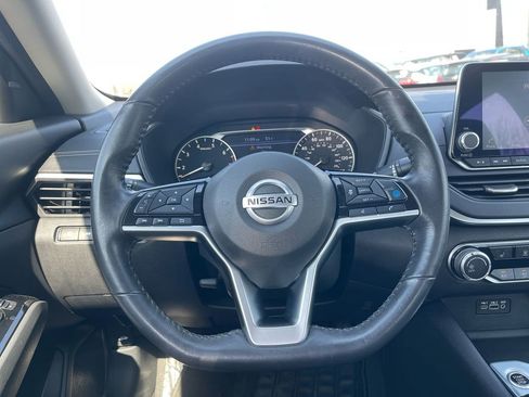 Used 2022 Nissan Altima 2.5 SV w/ SV Premium Package image 12