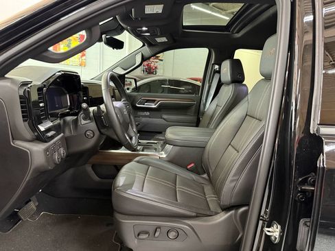Used 2026 Chevrolet Silverado 1500 High Country w/ Midnight Edition AWD/4WD image 11