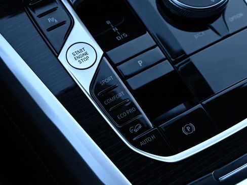 New 2026 BMW X6 xDrive40i w/ Climate Comfort Package image 15