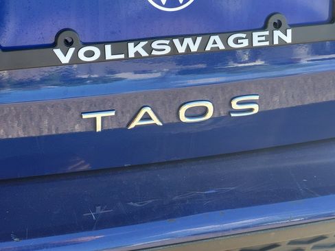 Used 2024 Volkswagen Taos SE FWD image 25