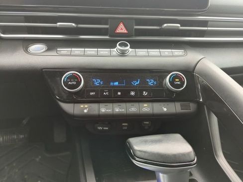 Used 2021 Hyundai Elantra Limited image 20