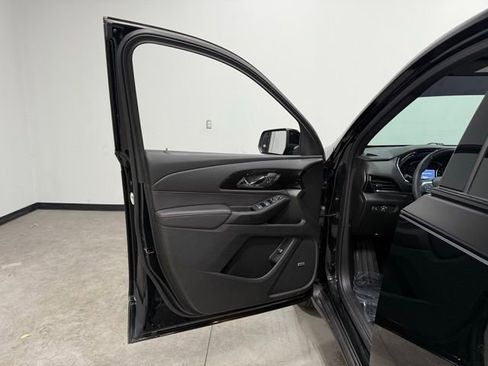 Used 2023 Chevrolet Traverse RS image 13